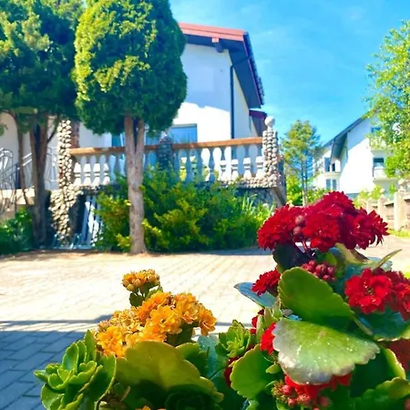 Dworek Skalar Rum i privatbostad Sianozety